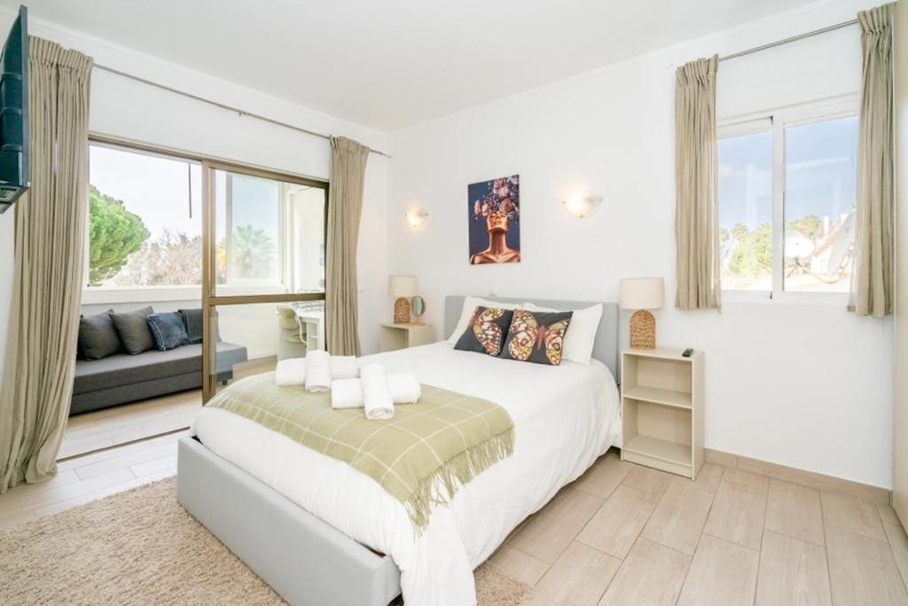 Spacious 1 Bed In Vilamoura, Fast Wifi & Pool Quarteira Exterior foto