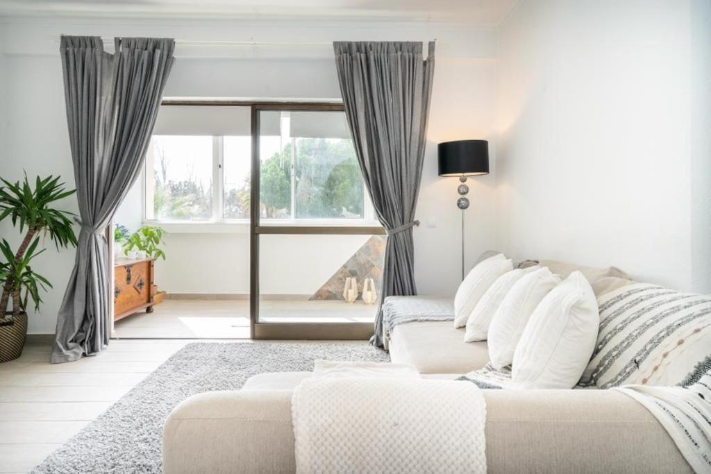 Spacious 1 Bed In Vilamoura, Fast Wifi & Pool Quarteira Exterior foto
